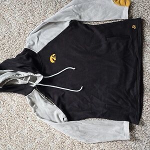 Women's Iowa Hawkeye Hooded Sweatshirt - Large